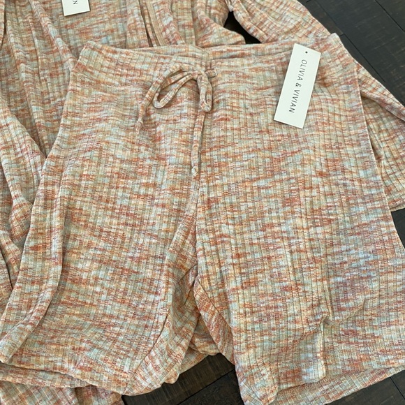 Olivia & Vivian Cardigan & Shorts Set Size Medium - Picture 2 of 9